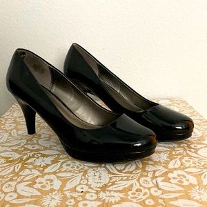 Bandolino Black Pump Heel Vegan Leather 9.5 Size